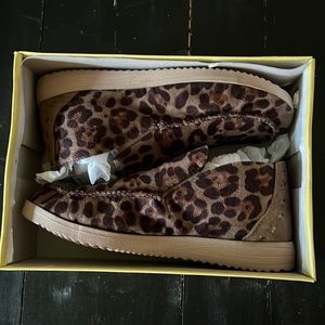 Leopard print shoes.